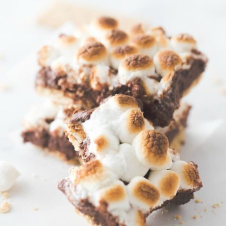 S'mores Fudge {Only 4 Ingredients!}