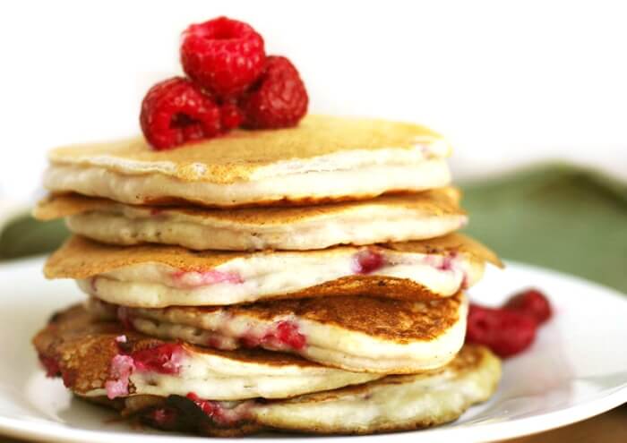 PANCAKES WITH RICOTTA CHEESE AND RASPBERRIES