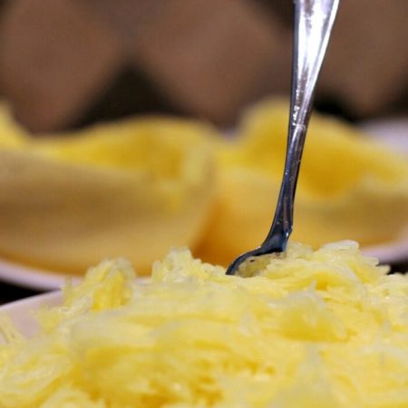 how to cook spaghetti squash in the microwave