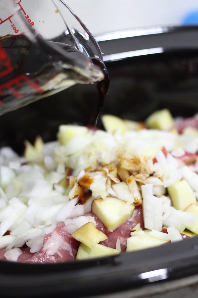 Slow Cooker Apple and Onion Pulled Pork Recipe