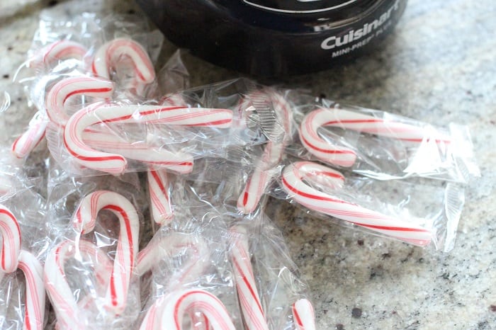Peppermint Candy Cane Dust Peppermint Powder Recipe for Coffee and Desserts