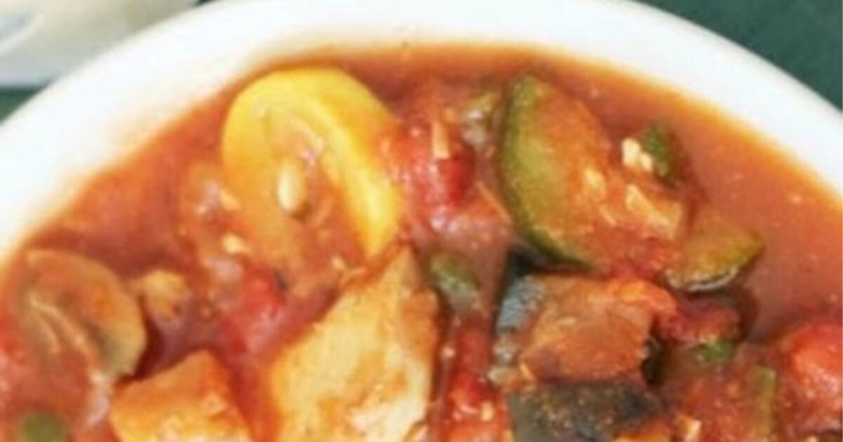 Italian Chicken Stew {Slow Cooker} - Mama Loves Food
