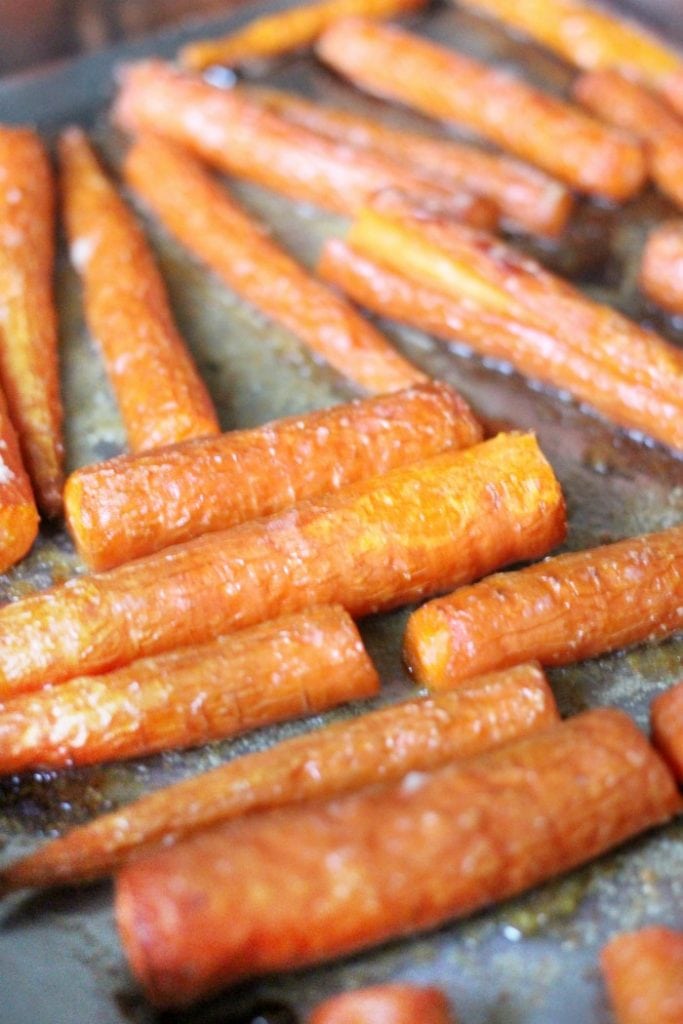 how long do you roast carrots in the oven