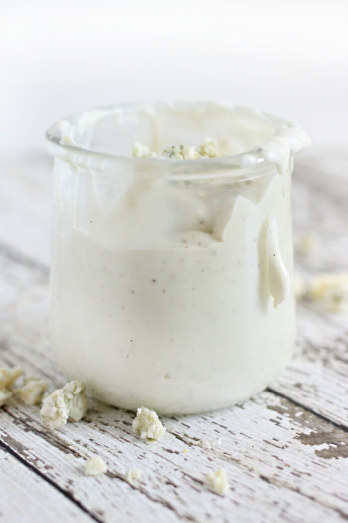HOW TO MAKE BLUE CHEESE DRESSING