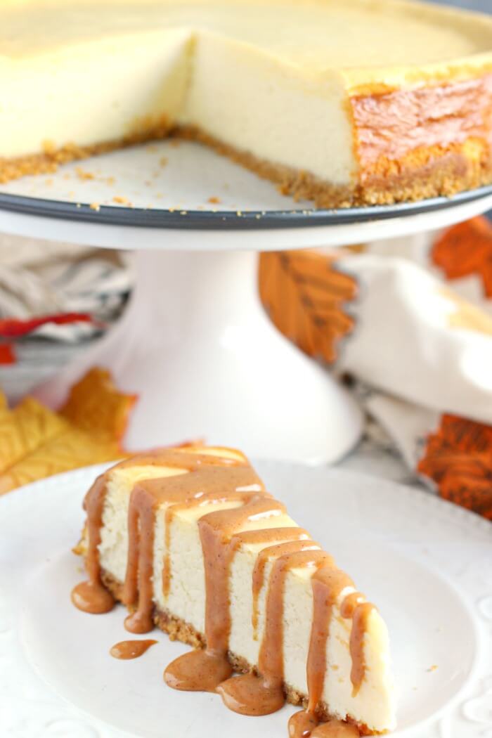 CHEESECAKE WITH CARAMEL TOPPING