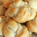 EASY GARLIC KNOTS
