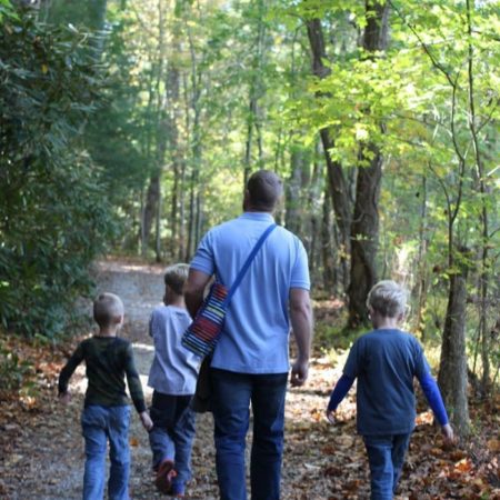 Hiking with Kids {EASY TIPS!}