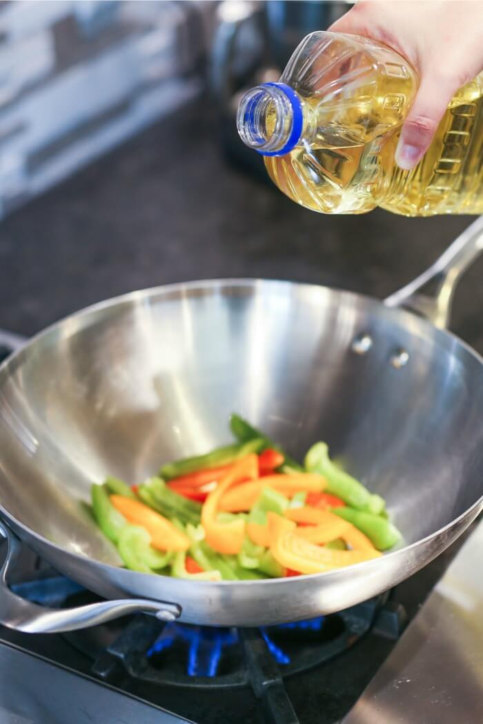 COOKING WITH SOYBEAN OIL