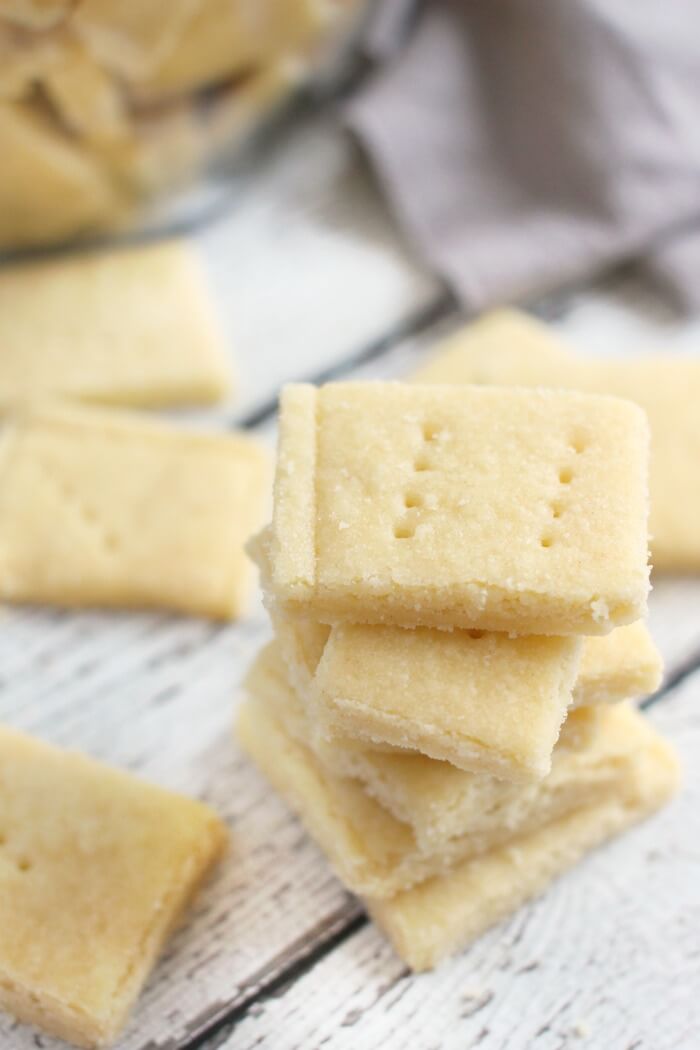 HOW TO MAKE SHORTBREAD COOKIES