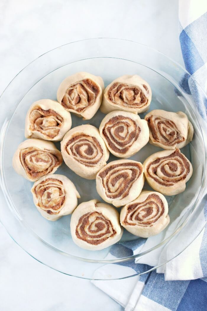 HOW TO MAKE CINNAMON ROLL CRESCENT ROLLS