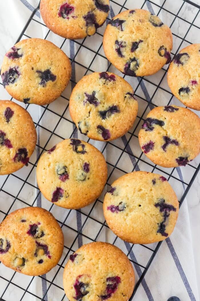 BLUEBERRY MUFFINS WITH FROZEN BLUEBERRIES