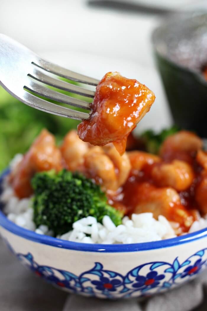 CHICKEN WITH SWEET AND SOUR SAUCE
