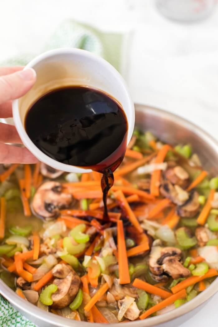 SOY SAUCE IN VEGETABLE CHOW MEIN
