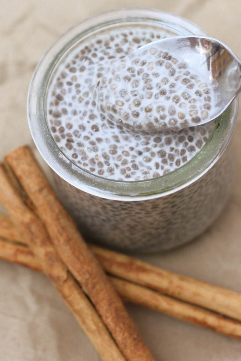 HOW TO MAKE CHIA PUDDING