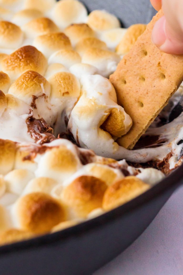 BAKED SMORES DIP