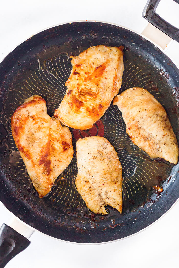 HOW TO COOK CHICKEN BREAST IN A PAN