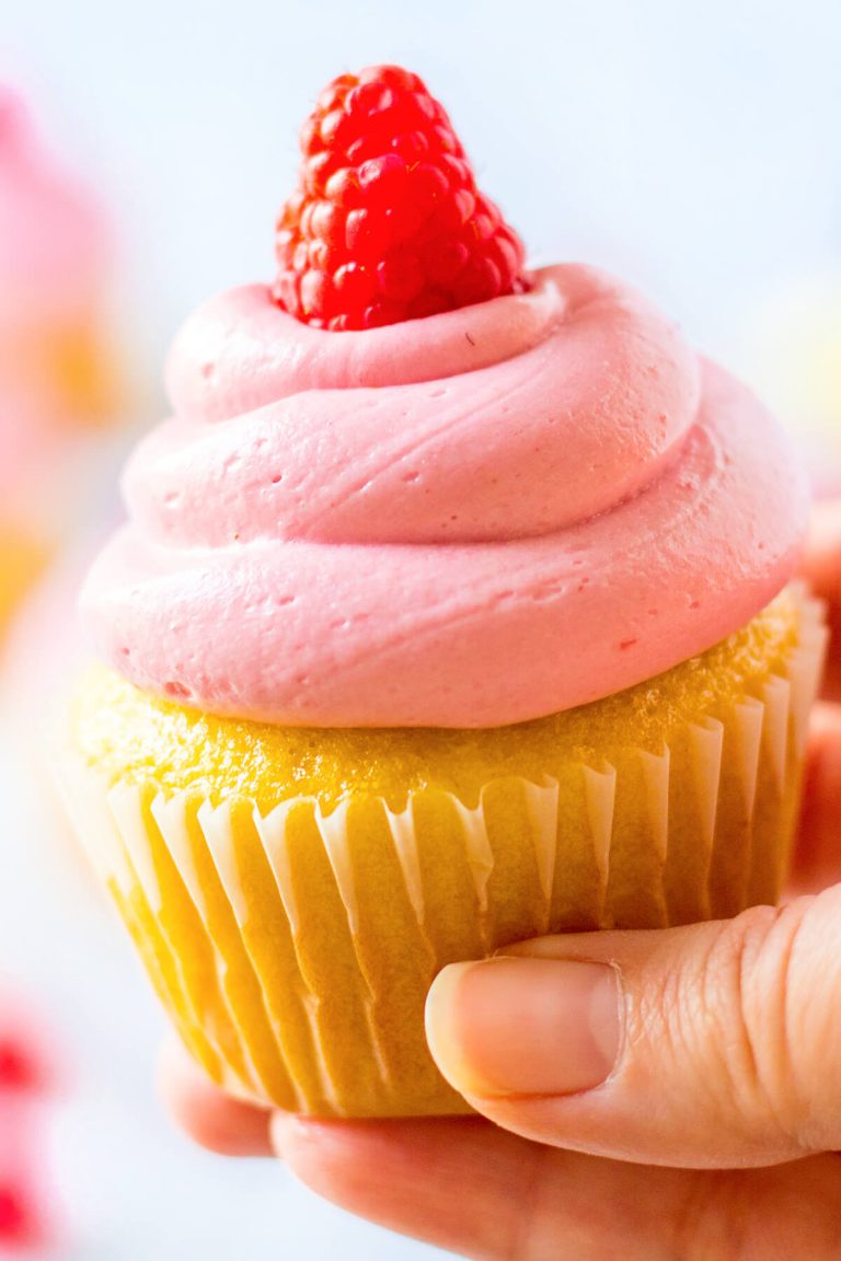 LEMON RASPBERRY CUPCAKES