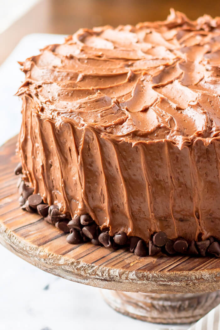 BEST CHOCOLATE BUTTERCREAM FROSTING