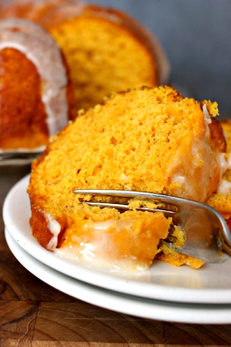 PUMPKIN BUNDT CAKE