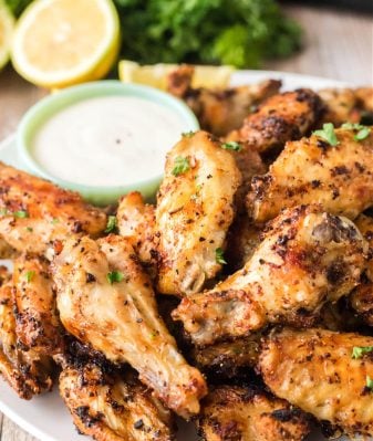 AIR FRYER CHICKEN WINGS WITH DRY RUB