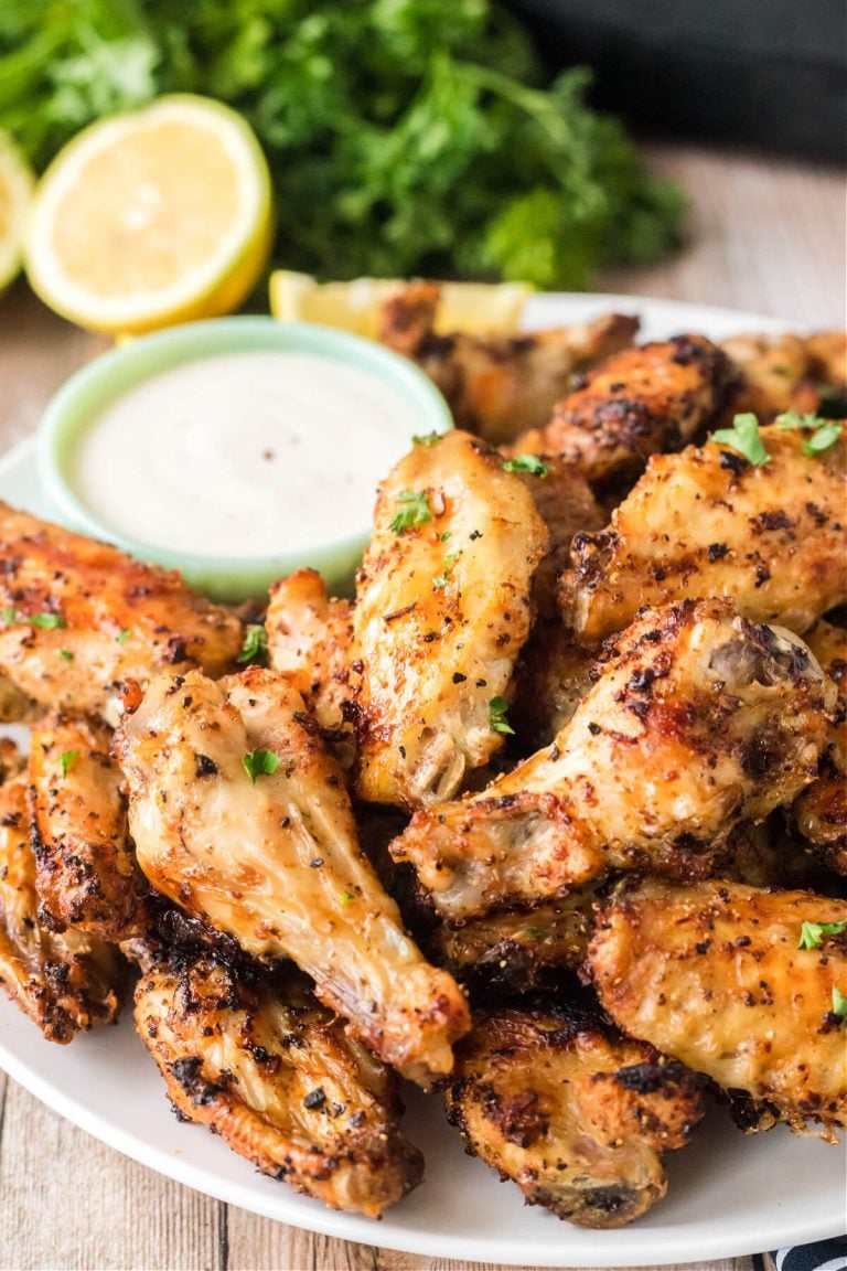 AIR FRYER CHICKEN WINGS WITH DRY RUB