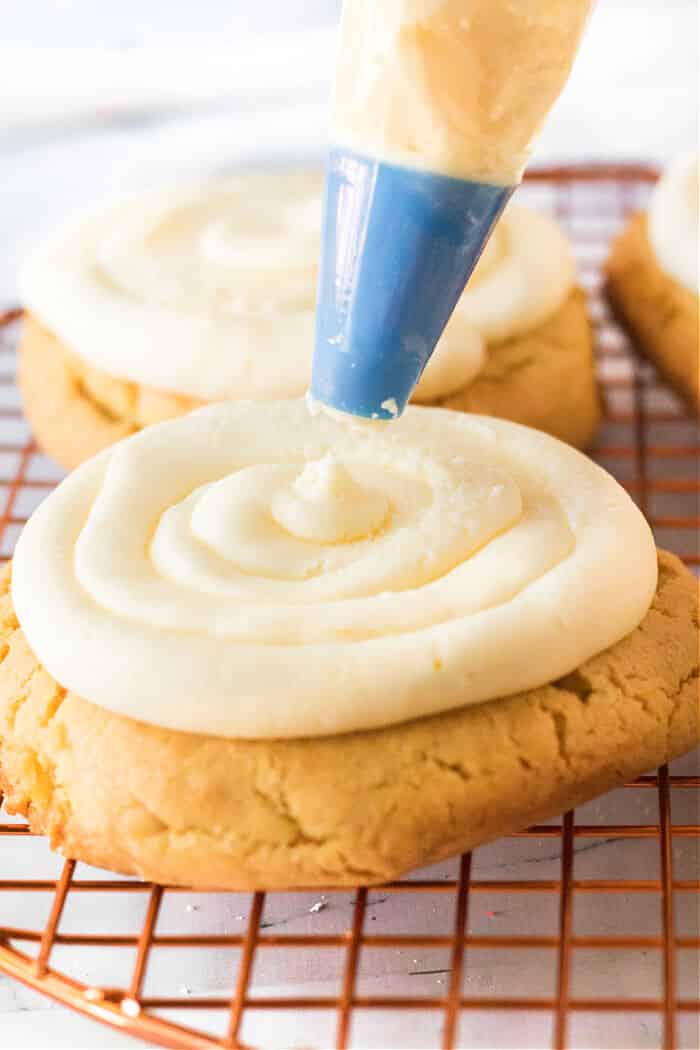 FROSTED BANANA PUDDING COOKIES