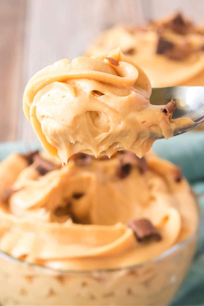 EASY PEANUT BUTTER MOUSSE