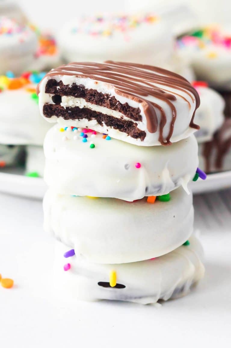 WHITE CHOCOLATE COVERED OREOS