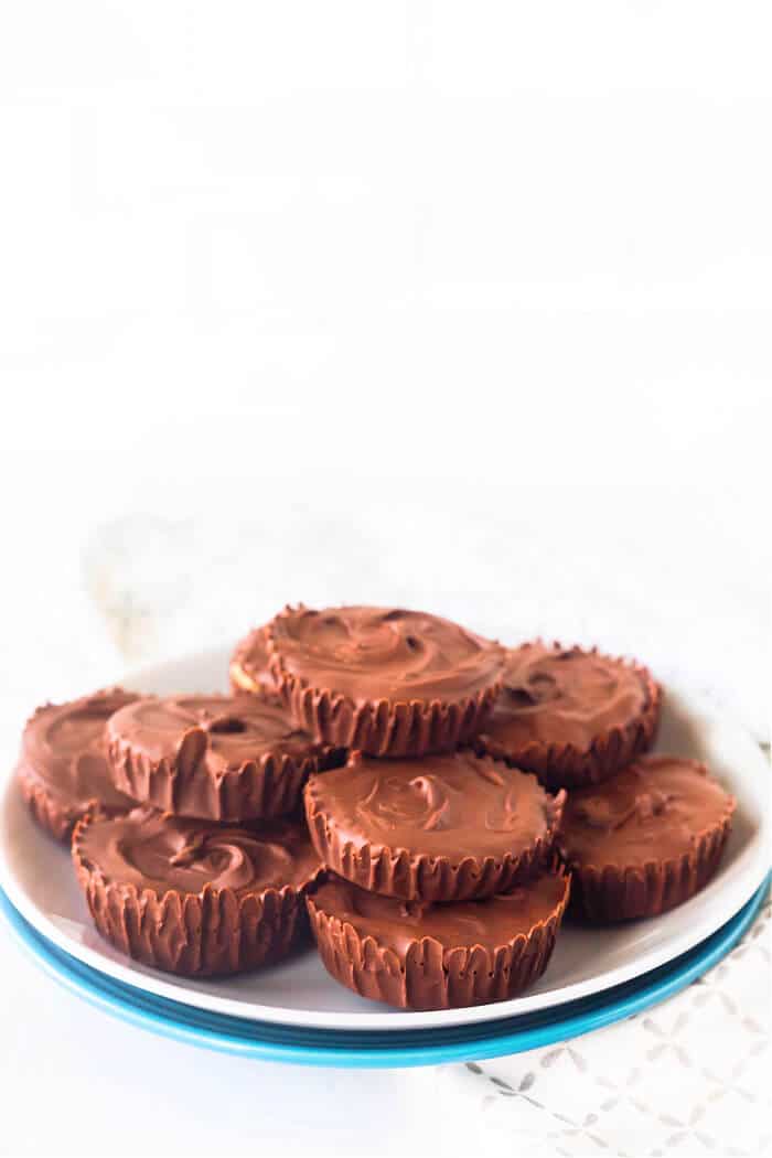 HOMEMADE REESES PEANUT BUTTER CUPS