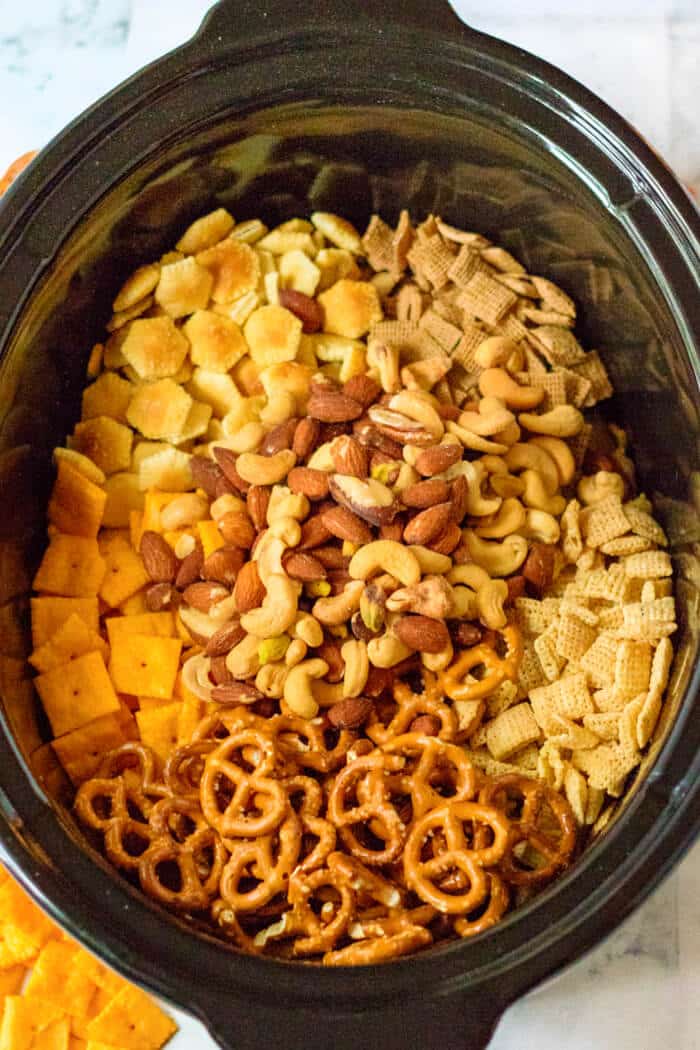 HOW TO MAKE CROCK POT CHEX MIX