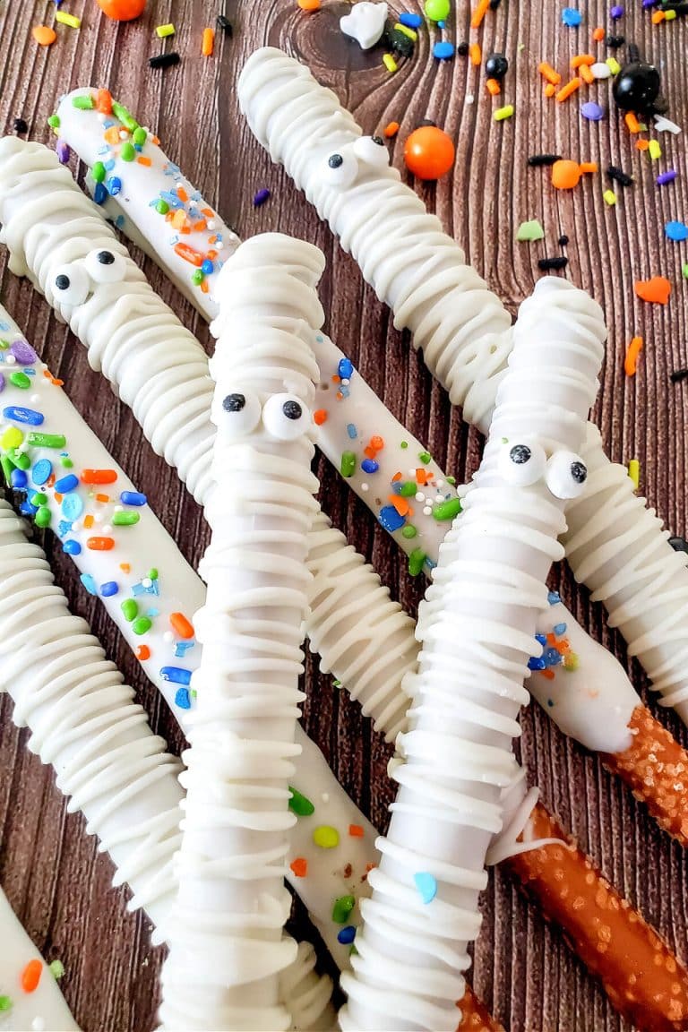 MUMMY PRETZELS
