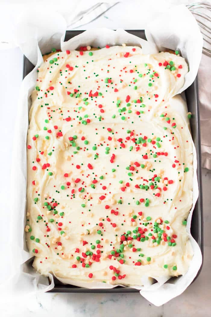 HOW TO FROST CHRISTMAS SUGAR COOKIE BARS