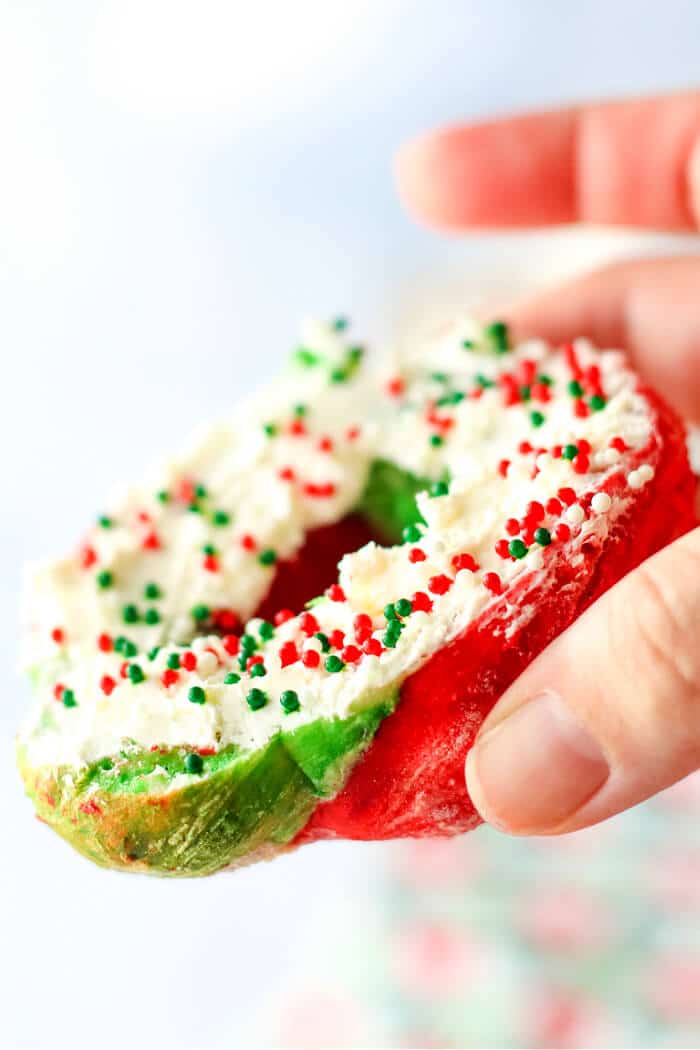 CHRISTMAS BAGELS WITH CREAM CHEESE AND SPRINKLES