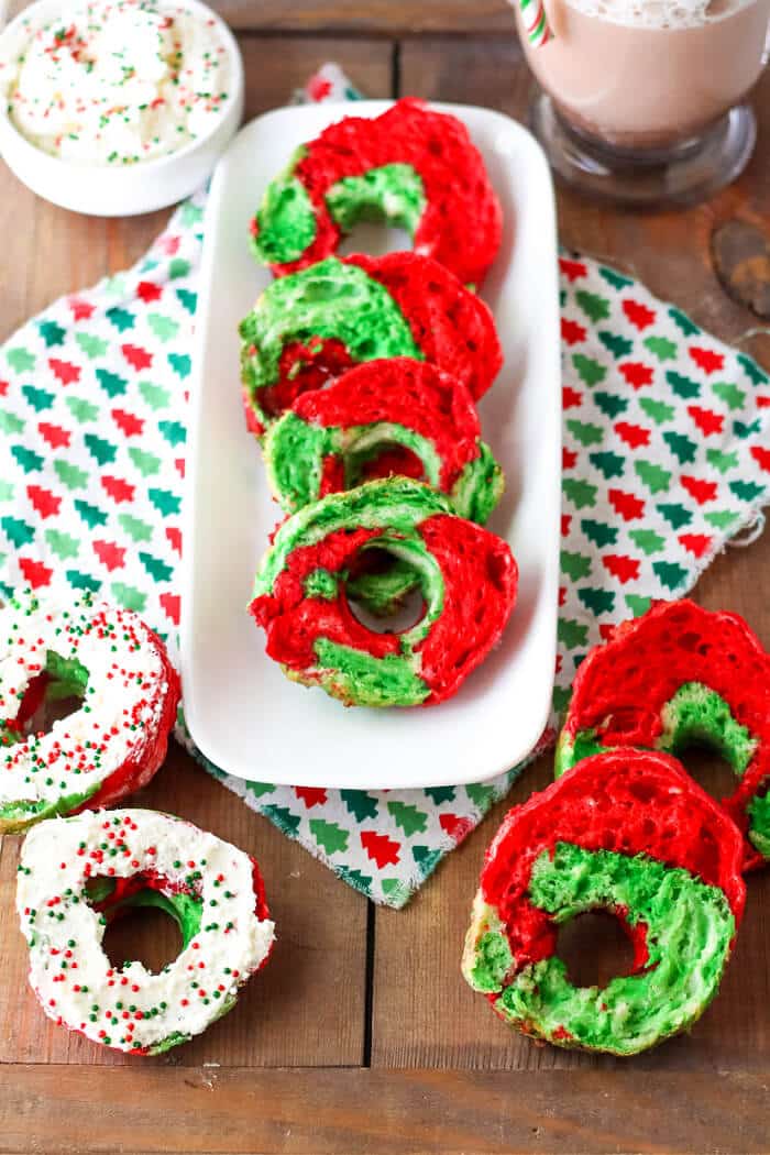 RED AND WHITE CHRISTMAS BAGELS