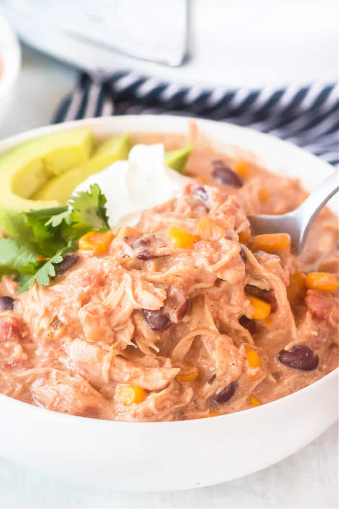 Cream cheese chicken chili is made with chicken, black beans, corn, tomatoes, ranch seasoning, chili seasoning and of course, cream cheese! CREAM CHEESE CHILI WITH CHICKEN