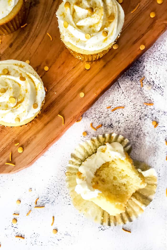 CUPCAKES MADE WITH CHAMPAGNE