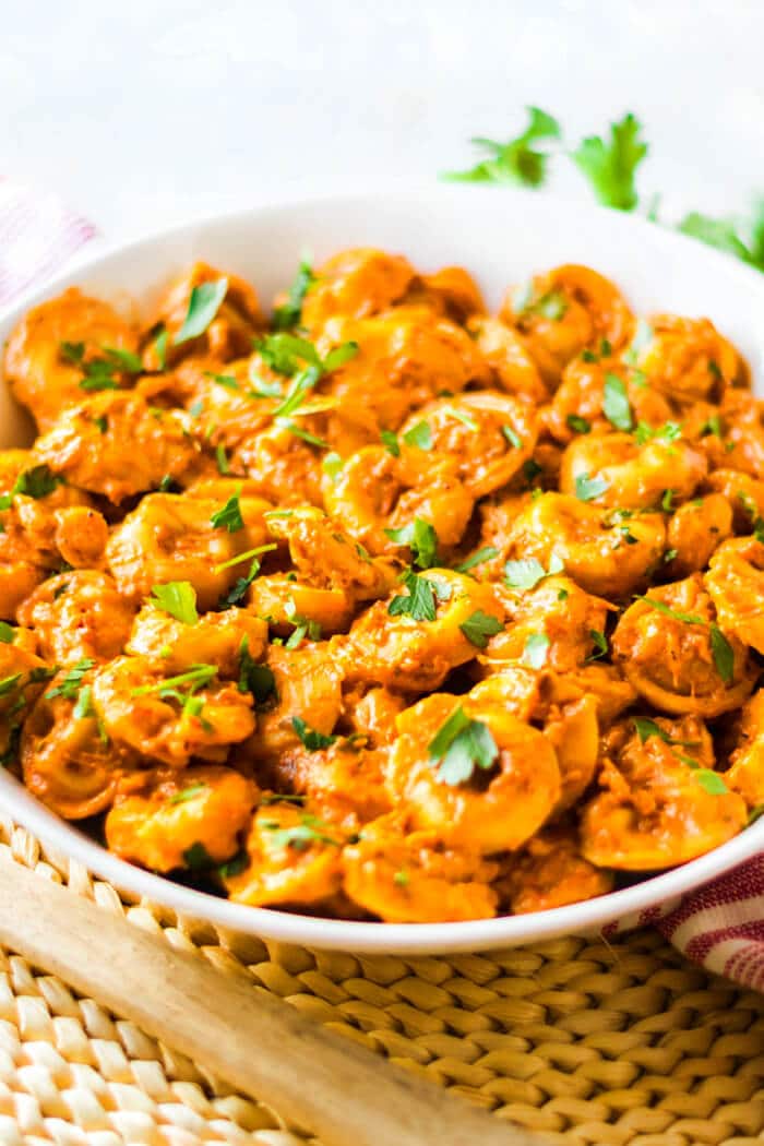 Roasted red pepper tortellini is a favorite dish made with red bell peppers, onion, garlic, and cheese tortellini! RECIPE FOR ROASTED RED PEPPER TORTELLINI