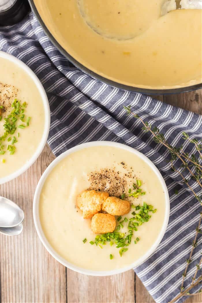 Potato leek soup is the perfect creamy soup for a cold winter day made with potatoes, leeks, chicken broth, heavy cream and fresh herbs. SOUP WITH LEEKS AND POTATOES