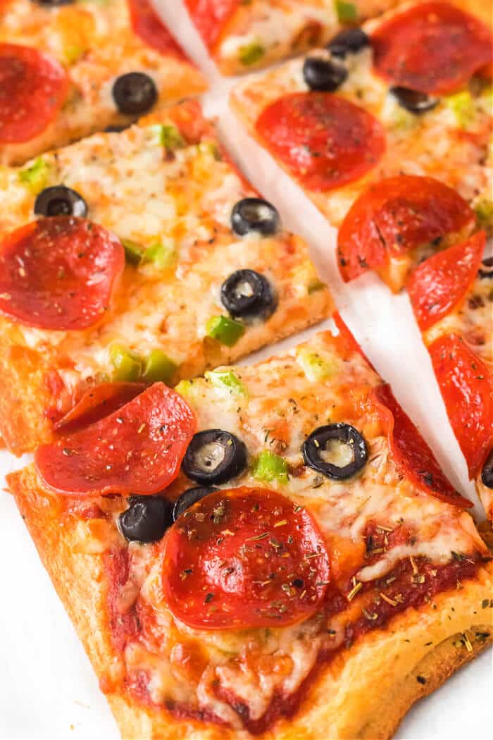 RECIPE FOR CRESCENT ROLL PIZZA