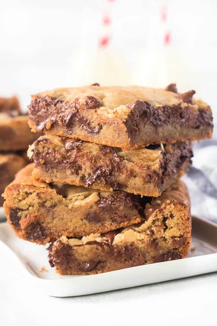 EASY CHOCOLATE CHIP COOKIE BARS RECIPE