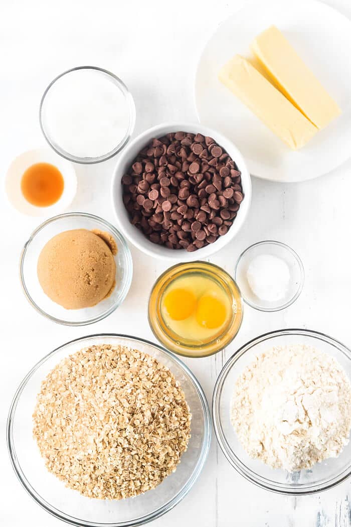 Chocolate chip and oatmeal cookies are wonderfully soft and chewy cookies made with quick oats and milk chocolate chips! OATMEAL AND CHOCOLATE CHIP COOKIES