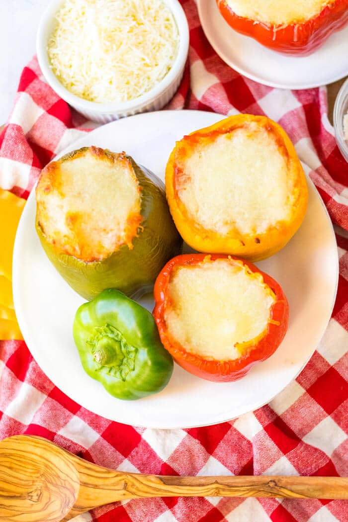 Lasagna stuffed peppers are an fun spin on the classic dish made with bell peppers, sausage, lasagna noodles, sauce and ricotta cheese! STUFFED LASAGNA PEPPERS