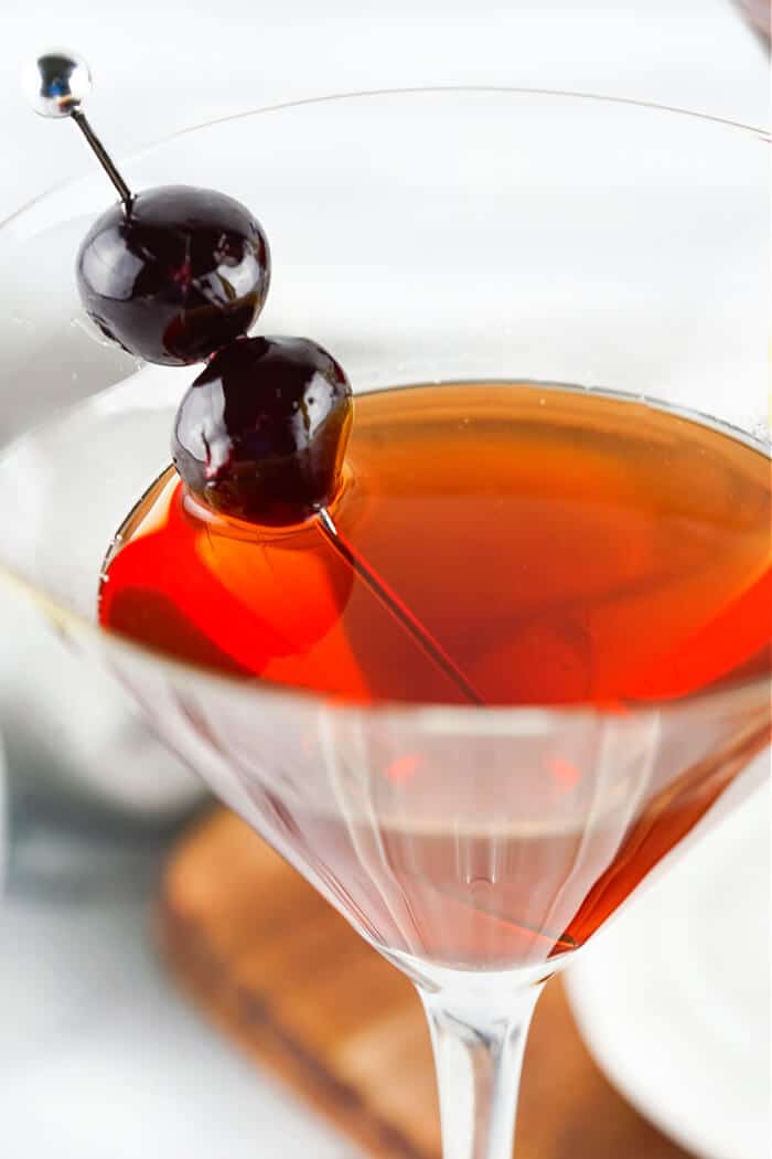 Metropolitan cocktail is a classic drink made with brandy, vermouth, simple syrup, bitters and is perfect at parties or with friends. METROPOLITAN COCKTAIL