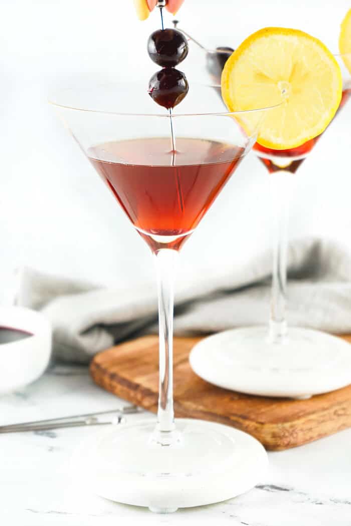 Metropolitan cocktail is a classic drink made with brandy, vermouth, simple syrup, bitters and is perfect at parties or with friends. RECIPE FOR METROPOLITAN