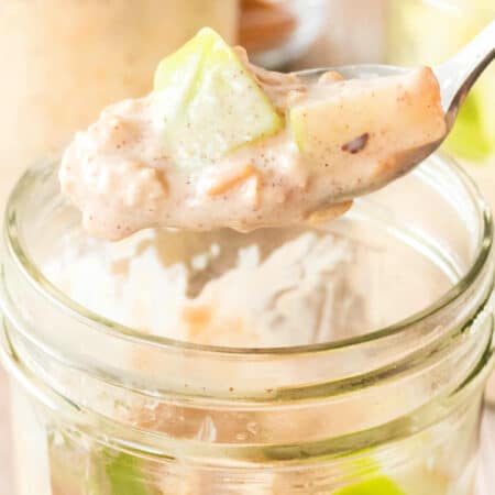 APPLE CINNAMON OVERNIGHT OATS