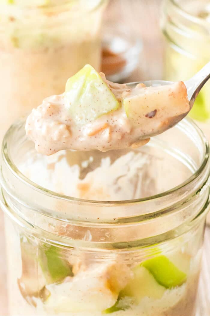 Apple cinnamon overnight oats are a great simple breakfast made with oats, milk, yogurt, brown sugar, cinnamon and chopped apples! APPLE CINNAMON OVERNIGHT OATS