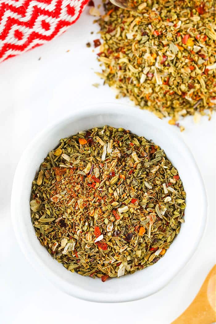 Pizza seasoning is one of our favorite homemade seasonings to keep on hand to throw in sauce or for sprinkling on our favorite pizza pie! HOMEMADE PIZZA SEASONING RECIPE