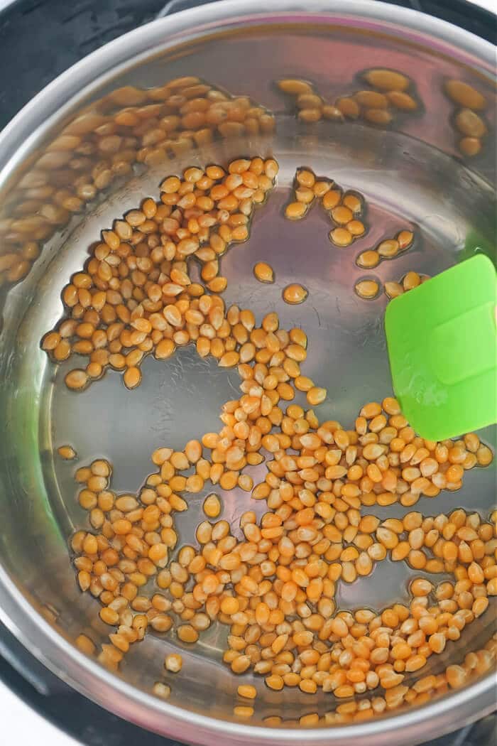 Instant pot popcorn is a simple way to make homemade popcorn right in your instapot with all the flavor and no mess! INSTANT POT POPCORN RECIPE