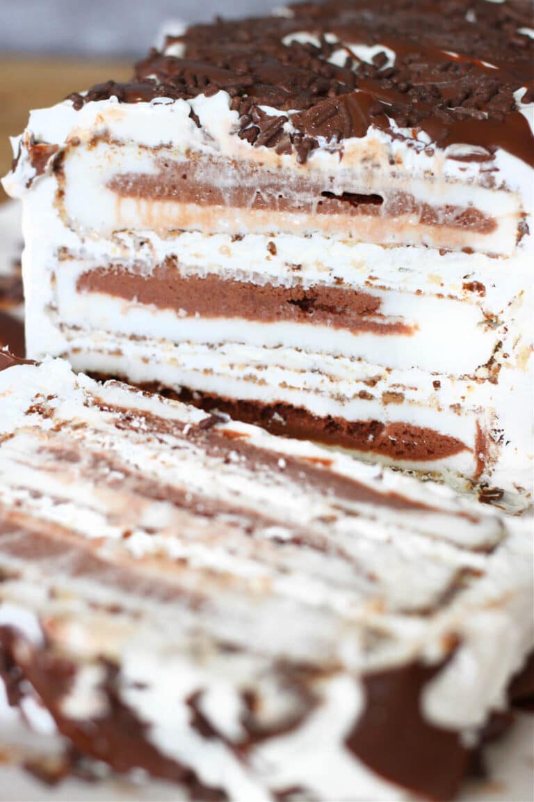 COOKIES AND CREAM ICE CREAM CAKE