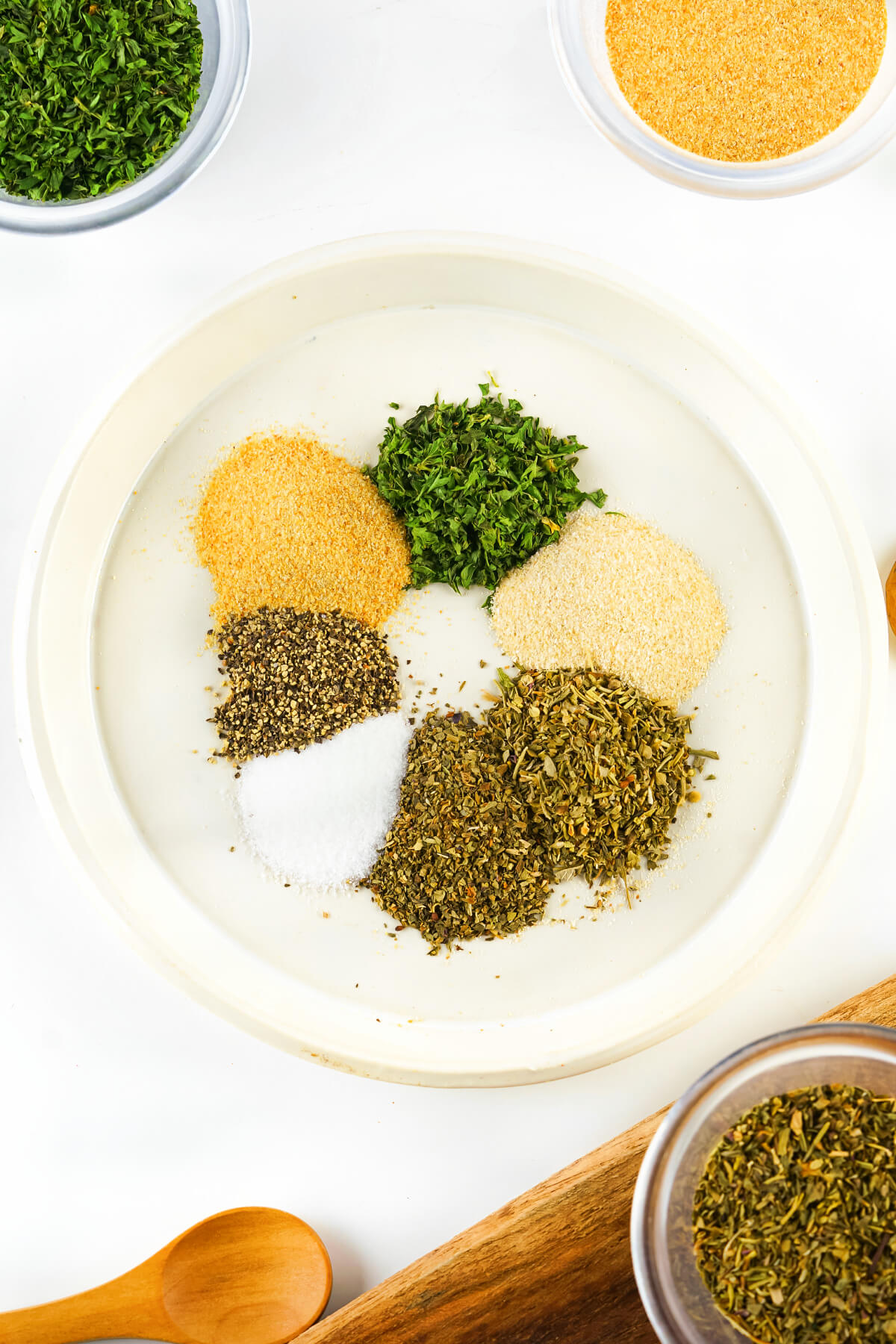 This spaghetti seasoning recipe is a quick and easy way to make the best spaghetti using a delicious blend of your favorite herbs and spices found right in your pantry HOW TO MAKE SPAGHETTI SEASONING